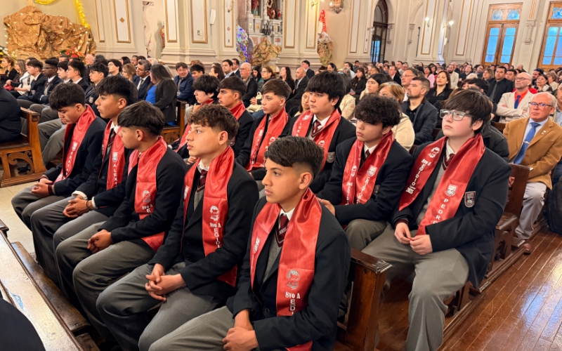 Eucarist&iacute;a 8avos b&aacute;sicos, el t&eacute;rmino de la Ense&ntilde;anza B&aacute;sica y el inicio a la Educaci&oacute;n Media.