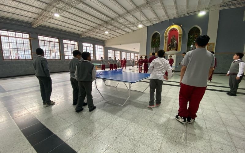 Equipo de educadores de Convivencia Escolar impulsa recreos activos para fomentar la convivencia y el estado de bienestar infantil de los alumnos