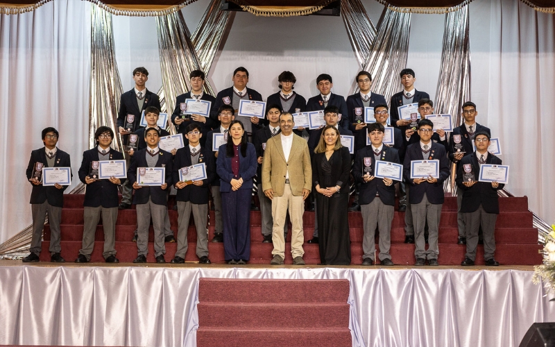 Licenciatura Generación 2025: Un paso más “Al Confín del Mundo”