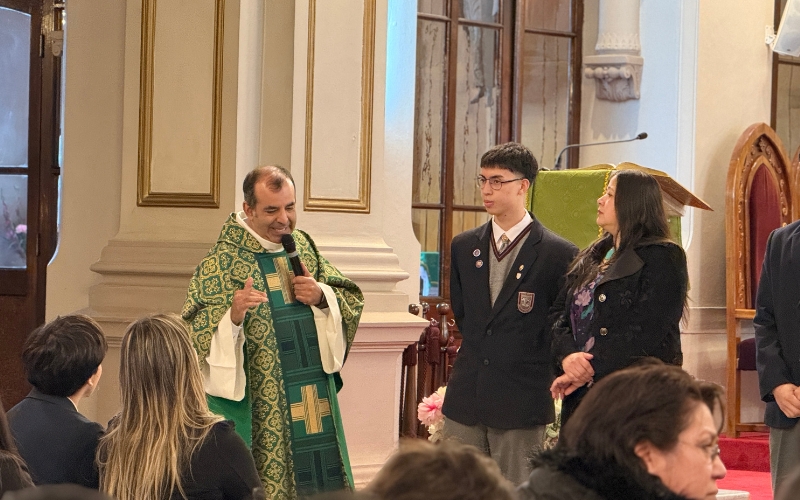Eucarist&iacute;a y &uacute;ltimo recorrido por los pasillos del Instituto Generaci&oacute;n 2025